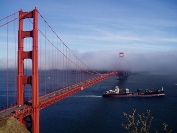 Yang Ming Line at the Golden Gate Bridge